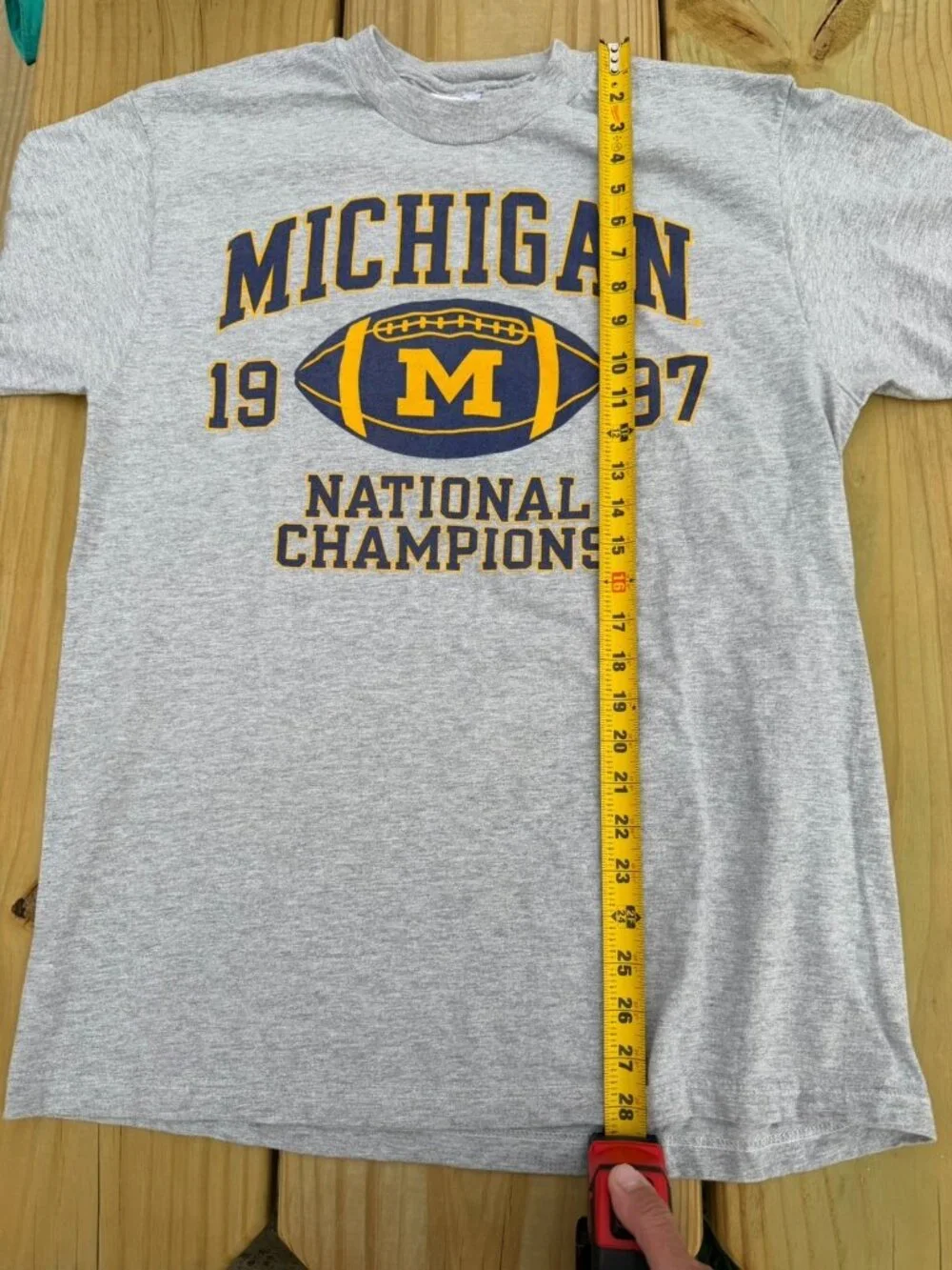 Vintage 90s Champion Michigan Wolverines 1997 National Champions tshirt L retro - Picture 6 of 7